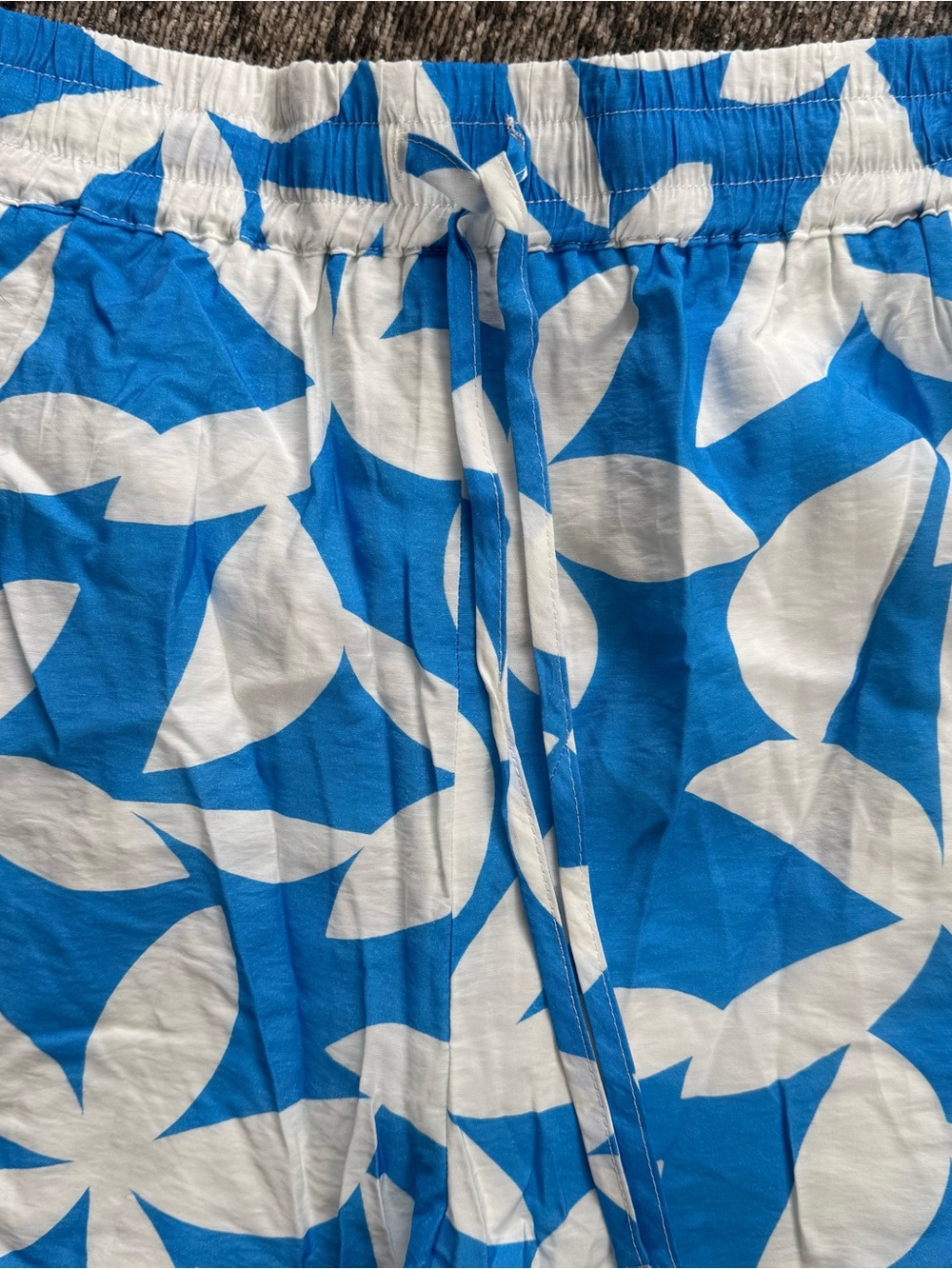 DAY + MOON Brooke Tropical Floral Print Short in Blue/White Coastal Size Medium - Picture 6 of 6